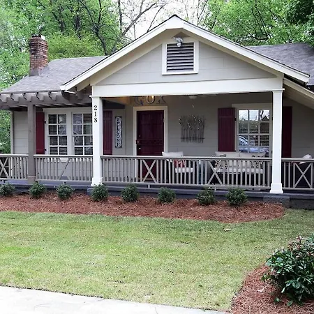 Cozy Charming Midtown Cottage On Cox Street